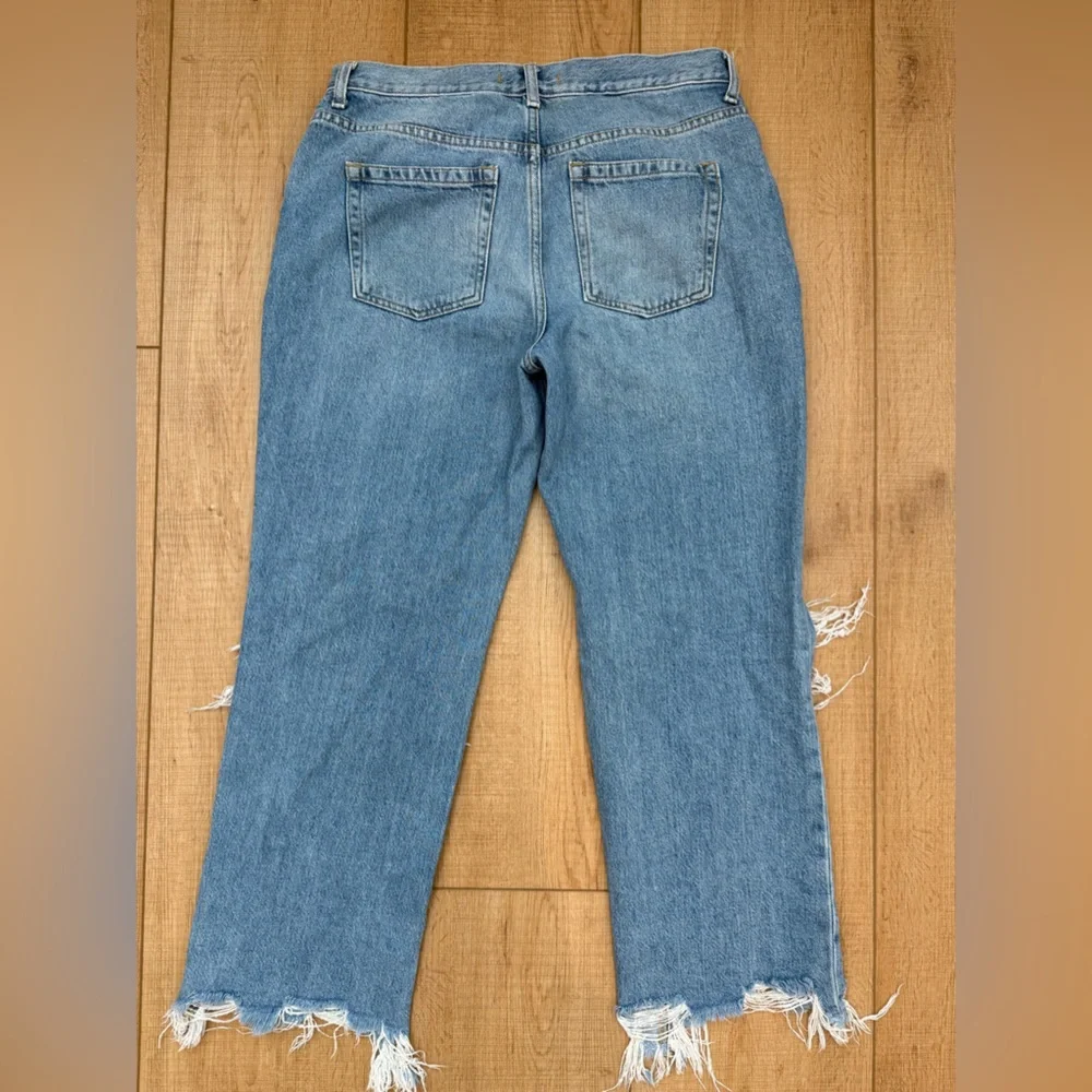 Distressed we the free Blue Jeans - Picture 3 of 3